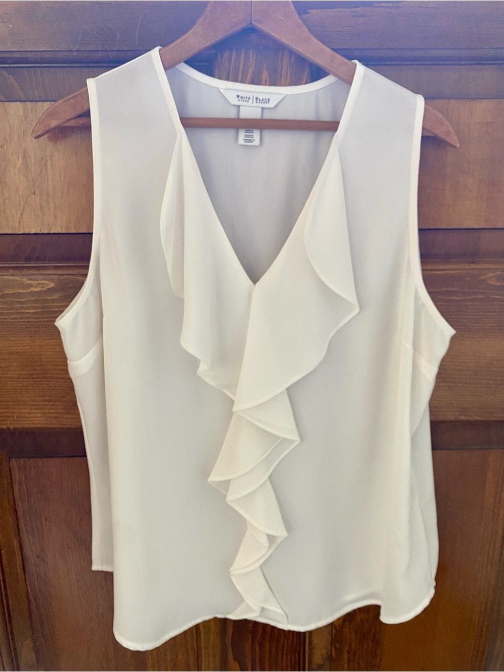 NWOT White House Black Market Cream Ruffle V-Neck Sleeveless Blouse